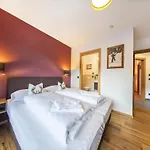 Alpine With Sauna And Balcony Chalet Neukirchen am Großvenediger