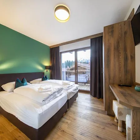 Alpine With Sauna And Balcony Chalet Neukirchen am Großvenediger