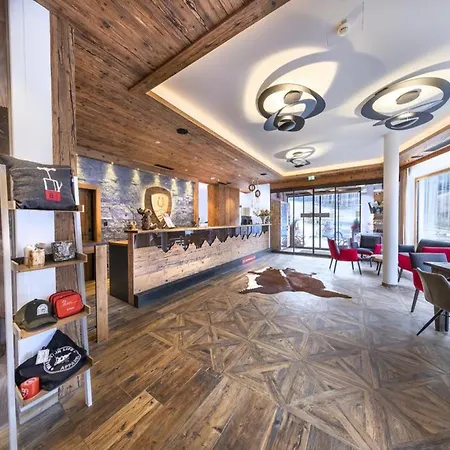 Alpine With Sauna And Balcony Chalet *
