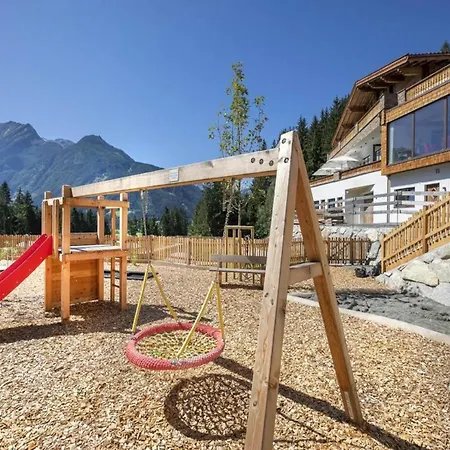 Chalet Alpine With Sauna And Balcony