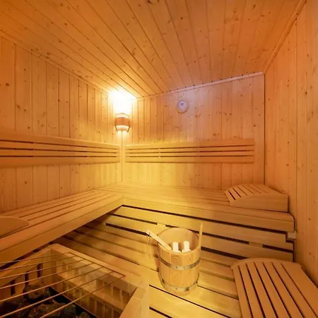 Alpine With Sauna And Balcony 샬레