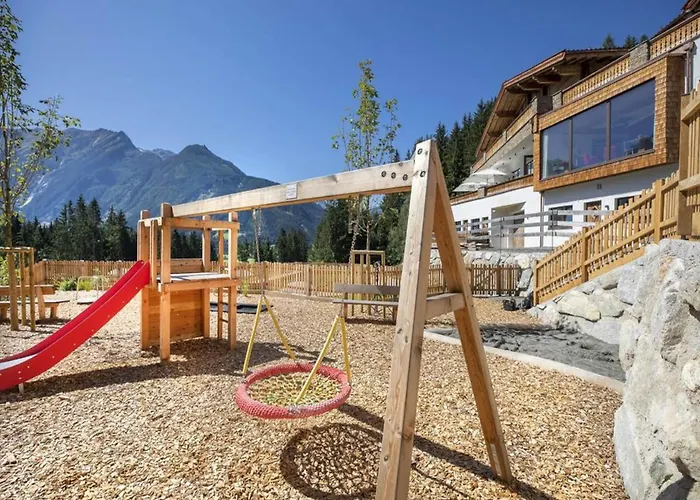Chalet Alpine With Sauna And Balcony